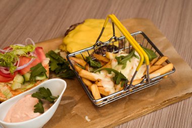 Şef s özel hizmet masada restoranda sunulan