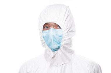 Koronavirüs salgını sırasında beyaz üniformalı genç hemşire portresi. Salgın, Coronavirus covid 19 salgını..