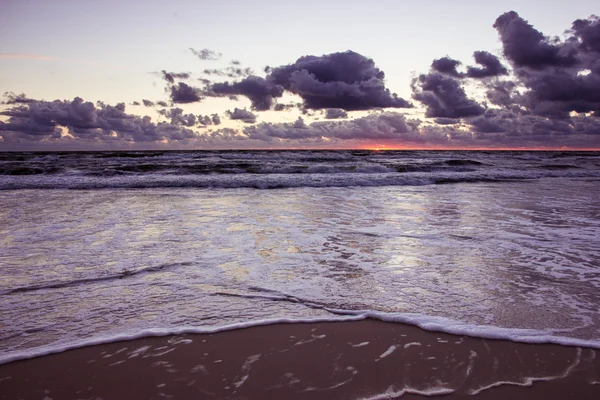 Coucher de soleil sur la mer Baltique. — Photo