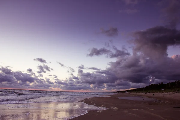 Pôr do sol sobre o mar Báltico. Imagens De Bancos De Imagens Sem Royalties