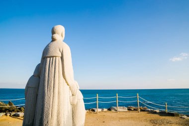 Ulsan, Kore Ganjeolgot Plajı'nda kadın heykeli