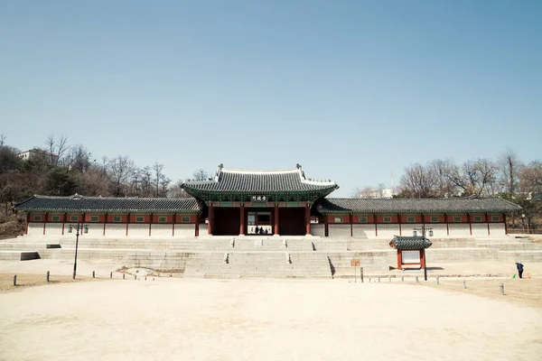 Το παλάτι Gyeonghuigung, κορεατική παραδοσιακή αρχιτεκτονική παλαιών — Φωτογραφία Αρχείου