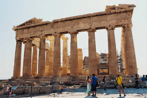 Αθήνα, Ελλάδα - 22 Ιουλίου 2013: Αρχαία ερείπια Ακρόπολης — Φωτογραφία Αρχείου