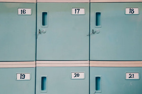 Голубой шкафчик — стоковое фото