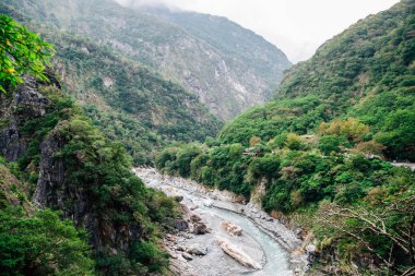 Nehir ve dağ Taroko Milli Parkı, Tayvan