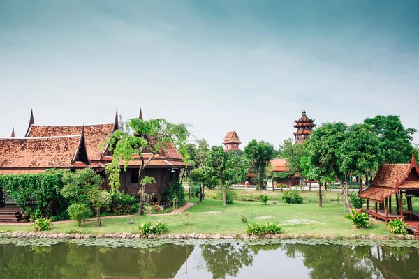 Alte stadt mueang boran in samut prakan, thailand — Stockfoto