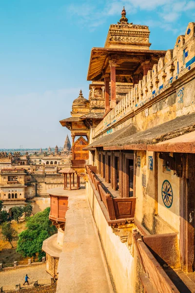 Orchha Fort Jahangir Mahal, starobylé ruiny v Indii — Stock fotografie