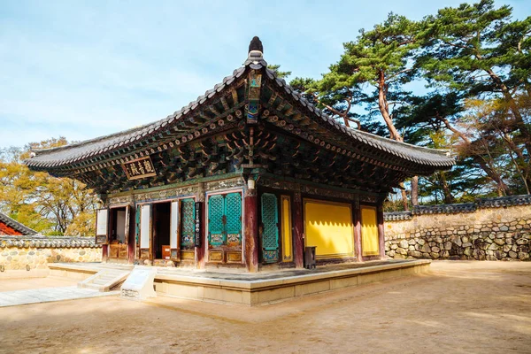 De oude architectuur van de Bulguksa tempel in Gyeongju, Zuid-Korea — Stockfoto