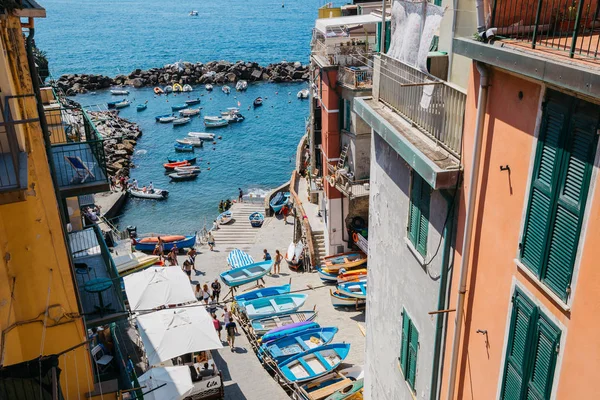 Riomaggiore Ciudad de playa en Cinque Terre, Italia — Foto de Stock