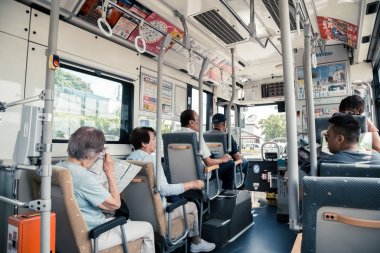 Yolcular Japonya ile iç otobüs