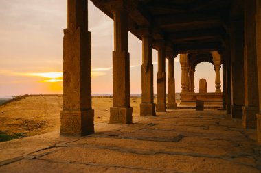 Tarihi mimarisi Vyas Chhatri, Hindistan'daki Jaisalmer günbatımı noktası