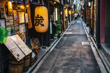 Pontocho, Japon restoran ve pub sokakta akşam Kyoto