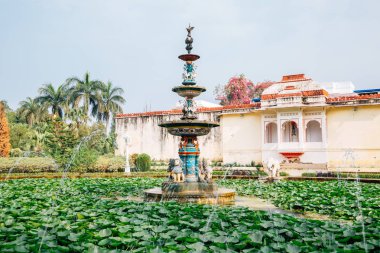 Udaipur, Hindistan Saheliyon Ki Bari (bakireler Bahçe) Çeşmede