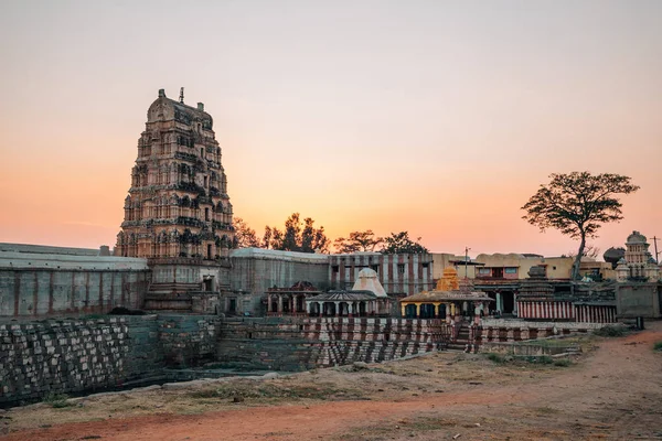Templo de Sri Virupaksha ao pôr-do-sol em Hampi, Índia — Fotografia de Stock