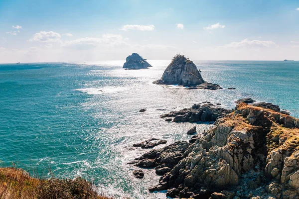 Ilhas Oryukdo com oceano azul em Busan, Coréia — Fotografia de Stock