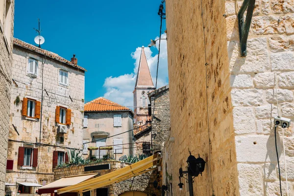 Ciudad histórica Trogir ciudad vieja en Trogir, Croacia — Foto de Stock