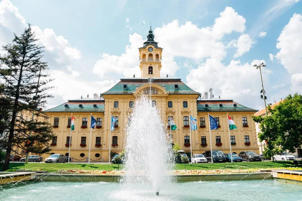 Municipio di Szeged e piazza Szechenyi in Ungheria — Foto Stock