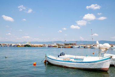 Bulgaristan 'ın Nessebar kentinde Karadeniz ve liman