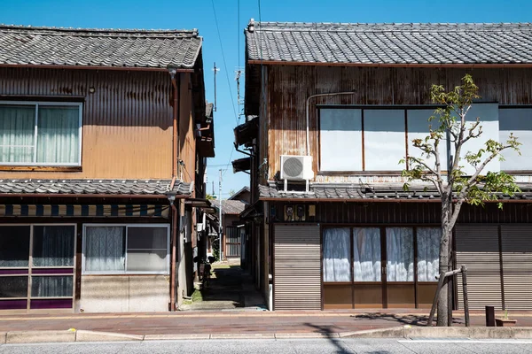 香川県観音寺村 日本の伝統的な木造住宅 — ストック写真