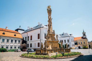 Macaristan, Veszprem 'deki kale bölgesinde Kutsal Üçlü Sütun