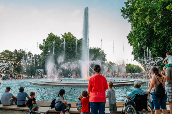 Budapeste Hungria Junho 2019 Margaret Island Musical Fountain Com Multidão — Fotografia de Stock