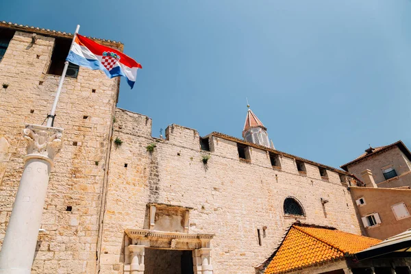 Fortaleza Ciudad Vieja Trogir Con Bandera Nacional Croacia Trogir Croacia — Foto de Stock