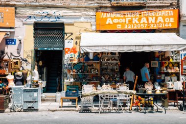 Atina, Yunanistan - 6 Ağustos 2019: Eski antikacı