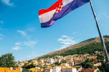 Hırvatistan 'ın Dubrovnik kenti ve ulusal bayrağı