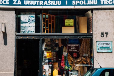 Belgrad, Sırbistan - 16 Temmuz 2019: Belgrad Caddesi, vintage style shop
