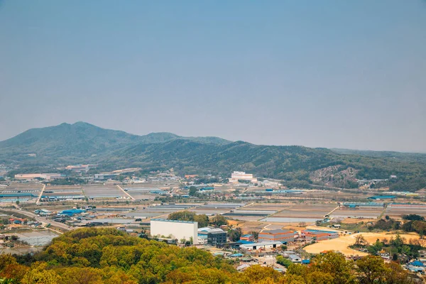 韓国安城の中山城からの安城市と水田のパノラマビュー — ストック写真