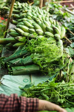 Taze sebze çiftçi sebze satmak için kaydırma