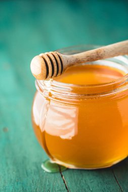 Ağaçlar tutku meyve dikim sulama ve iyi kaliteli toprak eller