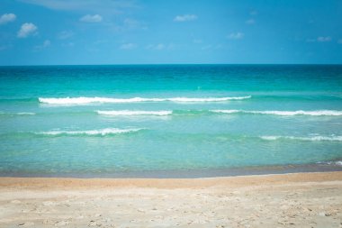 Plaj gökyüzü dalgalar deniz deniz