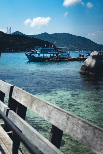Ship Bring Tourists Island — Stock Photo, Image