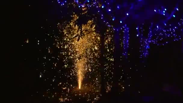 Iluminando velas, lanternas no céu à noite no Festival das Lanternas — Vídeo de Stock