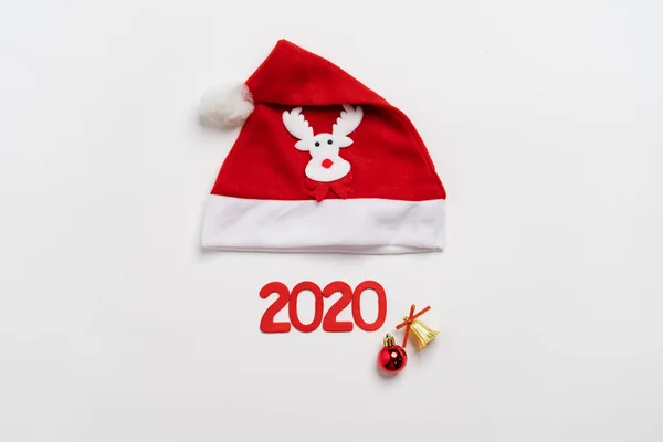 Vrolijk kerstfeest, Rode kerstversiering en het nieuwe jaar 2020 — Stockfoto