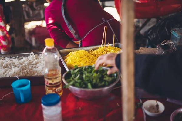 Fideos de arroz amarillo en el Pai Fresh Market — Foto de Stock