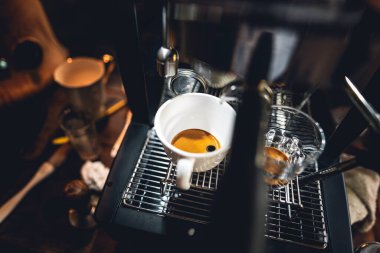 Kahve makinesi, evdeki makineden kahve.