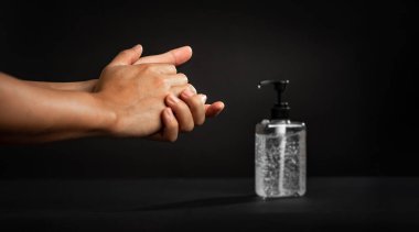 Alkol jeli temizleyici, hastalığı önleme, Covid 19, Wor 'da el dezenfektanı.
