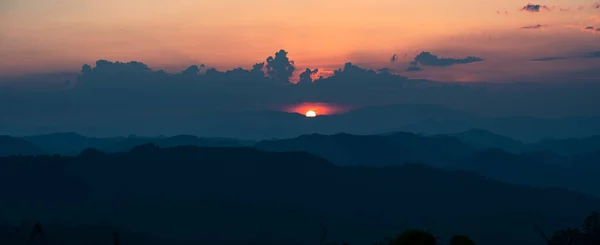 Sunset Montanha Noite Montanhas Sol Noite — Fotografia de Stock