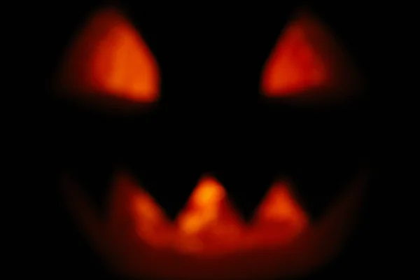 Espantosa cara de fantasma brillando en Halloween — Foto de Stock