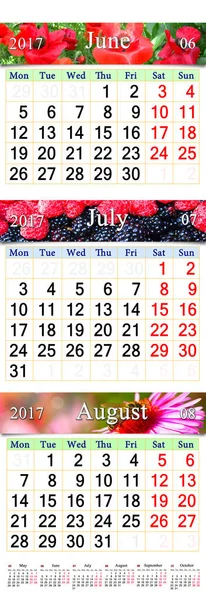 Календарь на июнь июль и август 2017 года с цветными изображениями — стоковое фото
