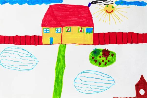 Kinderachtig tekening van huis zwembaden en bloem bed — Stockfoto