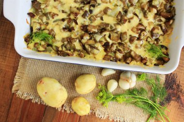 Fırında patates patlıcan peynir ve sarımsak ile