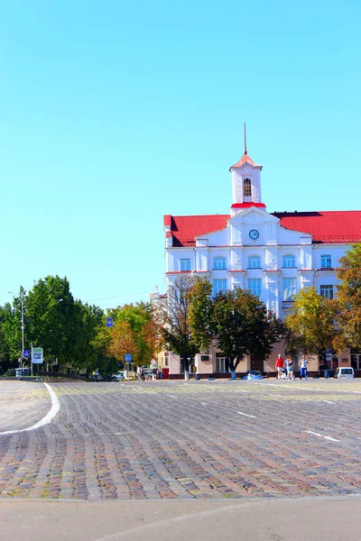 Área na cidade de Chernihiv e construção do Tribunal de Recurso — Fotografia de Stock