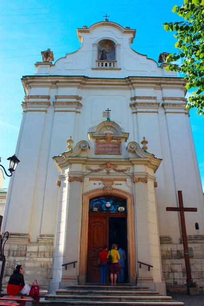 Iglesia de San Antonio en Lviv — Foto de Stock