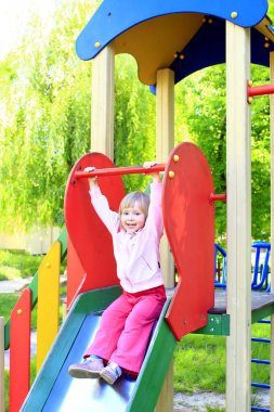 mutlu kız chidish tepe üzerinde çalış
