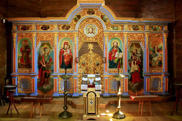 Binnen de Voskresenska kerk in Baturin in Oekraïne — Stockfoto