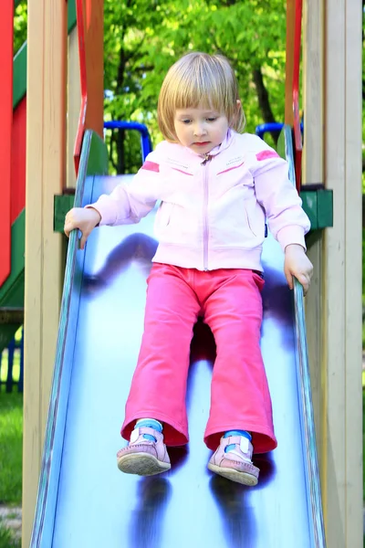 mutlu kız chidish tepe üzerinde çalış