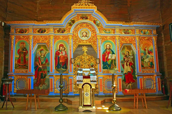 Binnen de Voskresenska kerk in Baturin in Oekraïne — Stockfoto